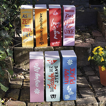 :fixed: bunte Bücher schön verziert