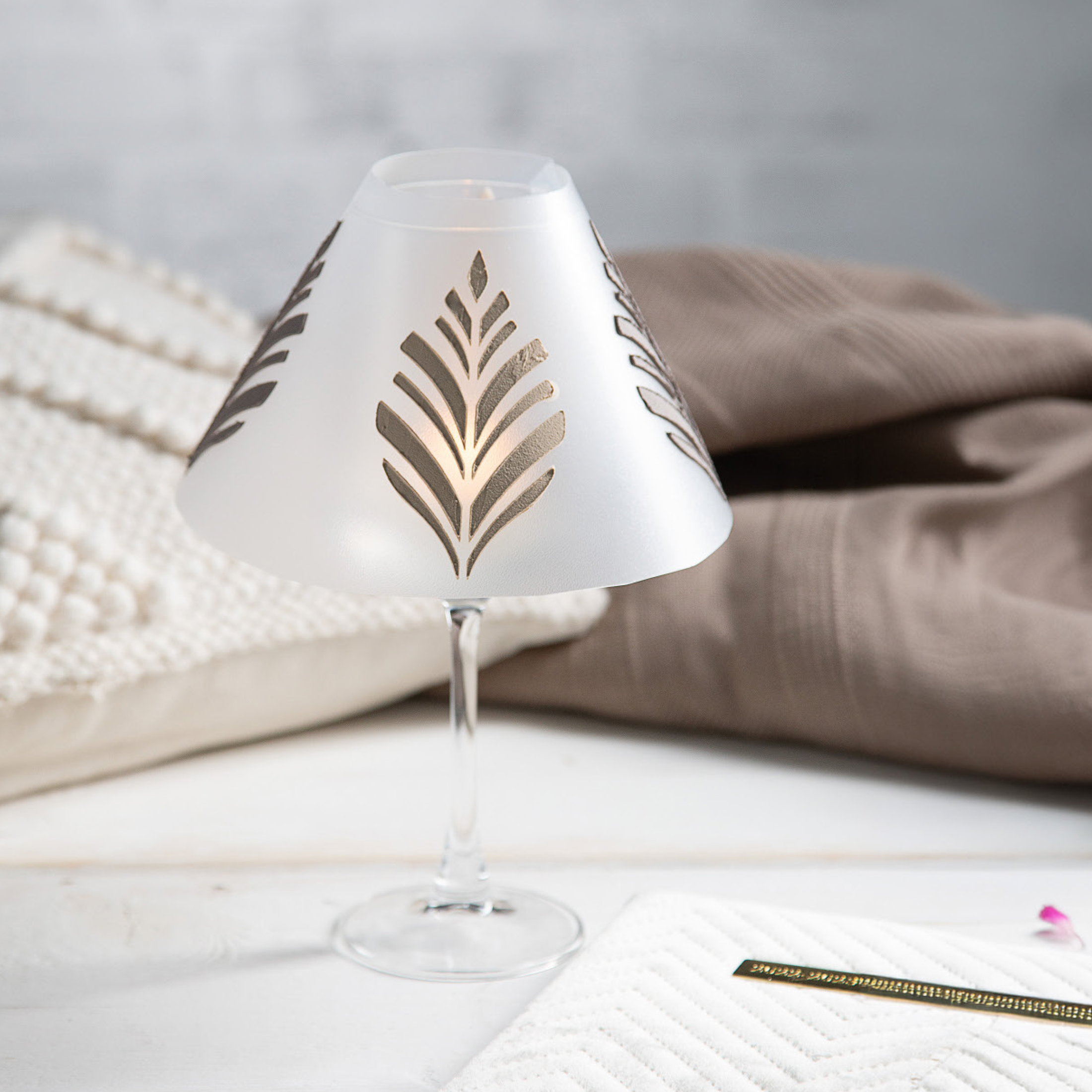 [Translate to französisch:] :fixed: KreativFolie Dekoidee Lampe